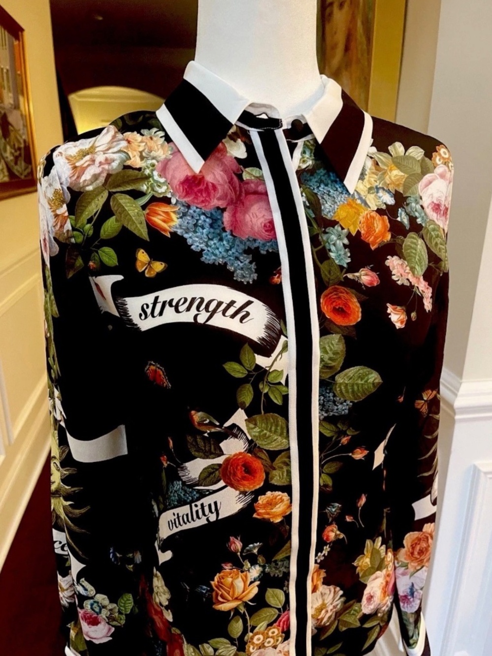 Alice+Olivia Willa Silk Blouse Sz Med In Floral Solar Strength Black NWT - Picture 12 of 14